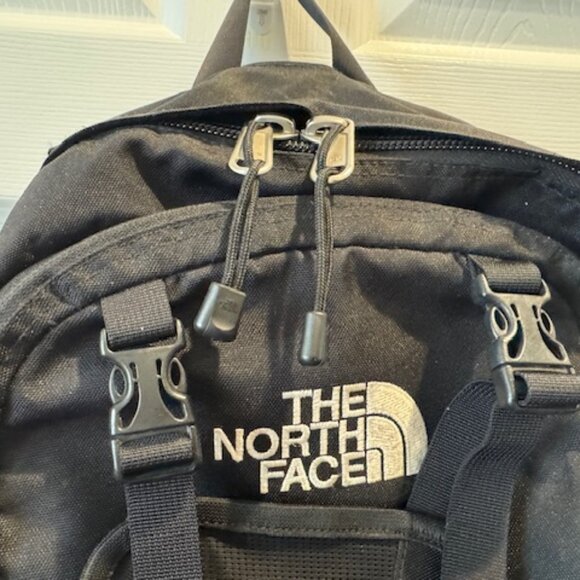 North Face Sweeper Backpack - MINT CONDITION - Picture 4 of 8